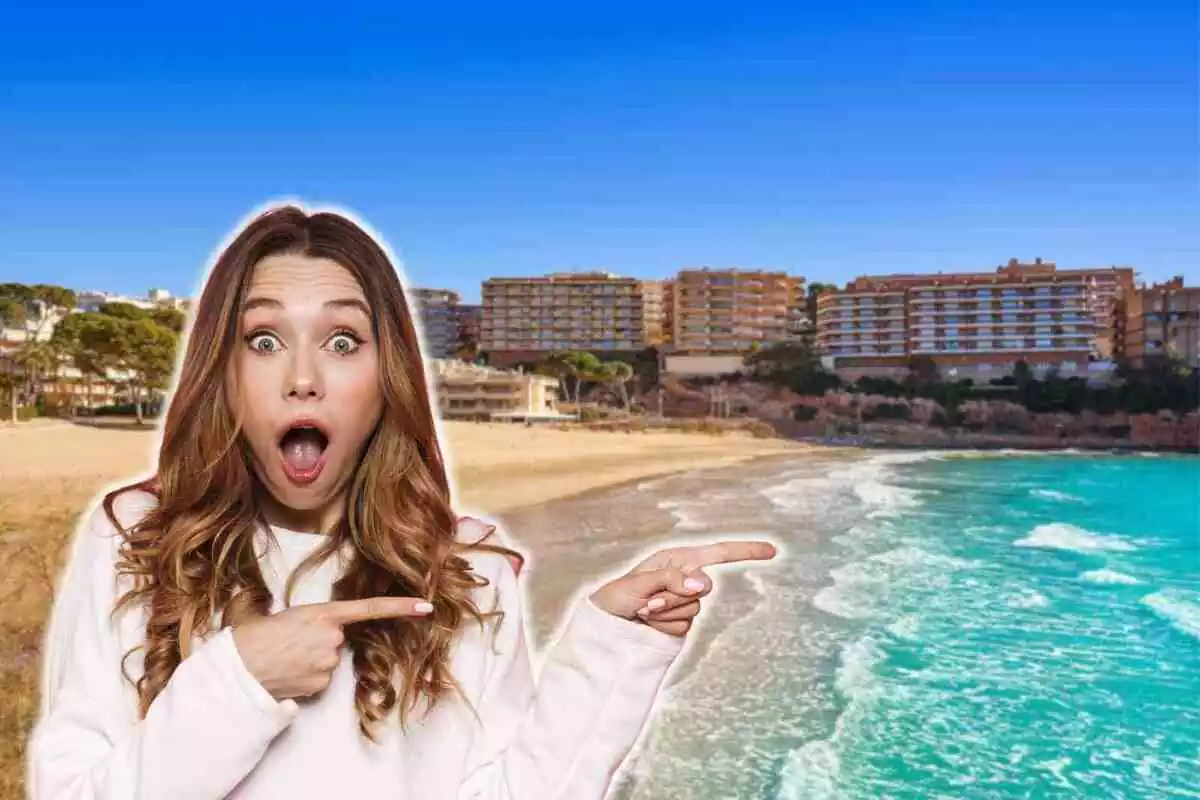 Fotomontaje con una imagen de fondo de una playa de Cataluña y una mujer sorprendida y señalando al frente