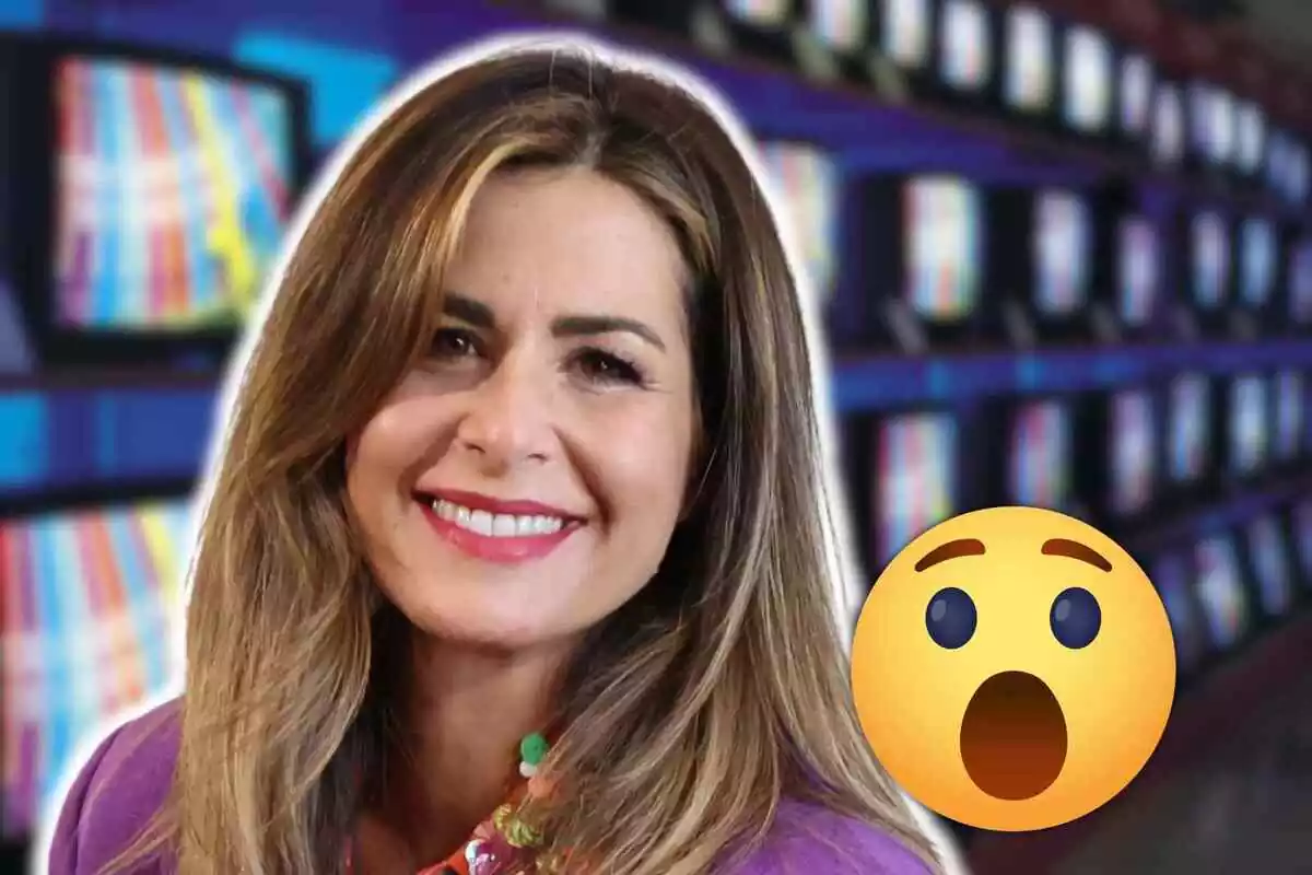 Fotomontaje con una imagen de fondo de varios televisores, al frente Nuria Roca y un emoji con cara sorprendida