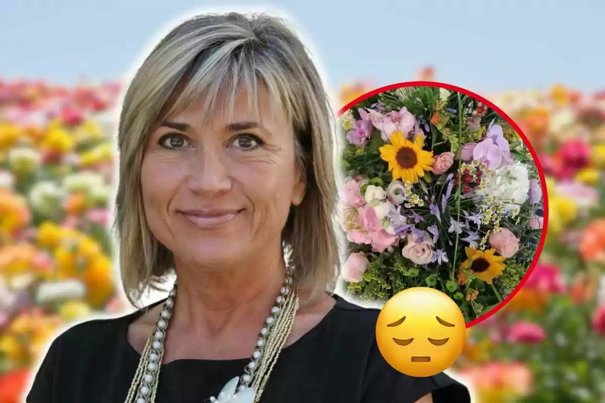 Una mujer sonriente con cabello rubio y corto, con un collar de perlas, frente a un campo de flores coloridas, con un círculo rojo que muestra un ramo de flores y un emoji triste.