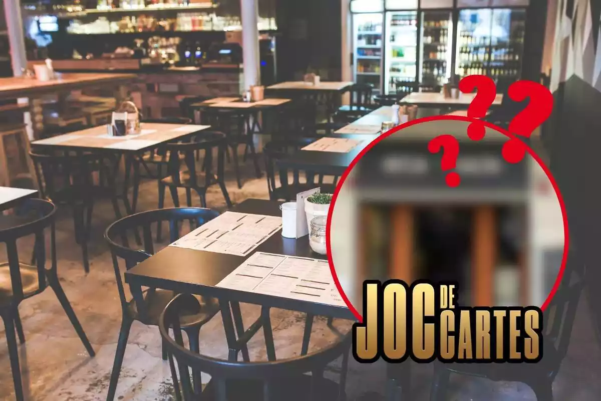 Fotomontaje de una foto de un restaurante con una imagen desenfocada del restaurante Mitja Galta con el logo del Joc de Cartes y signos de interrogación