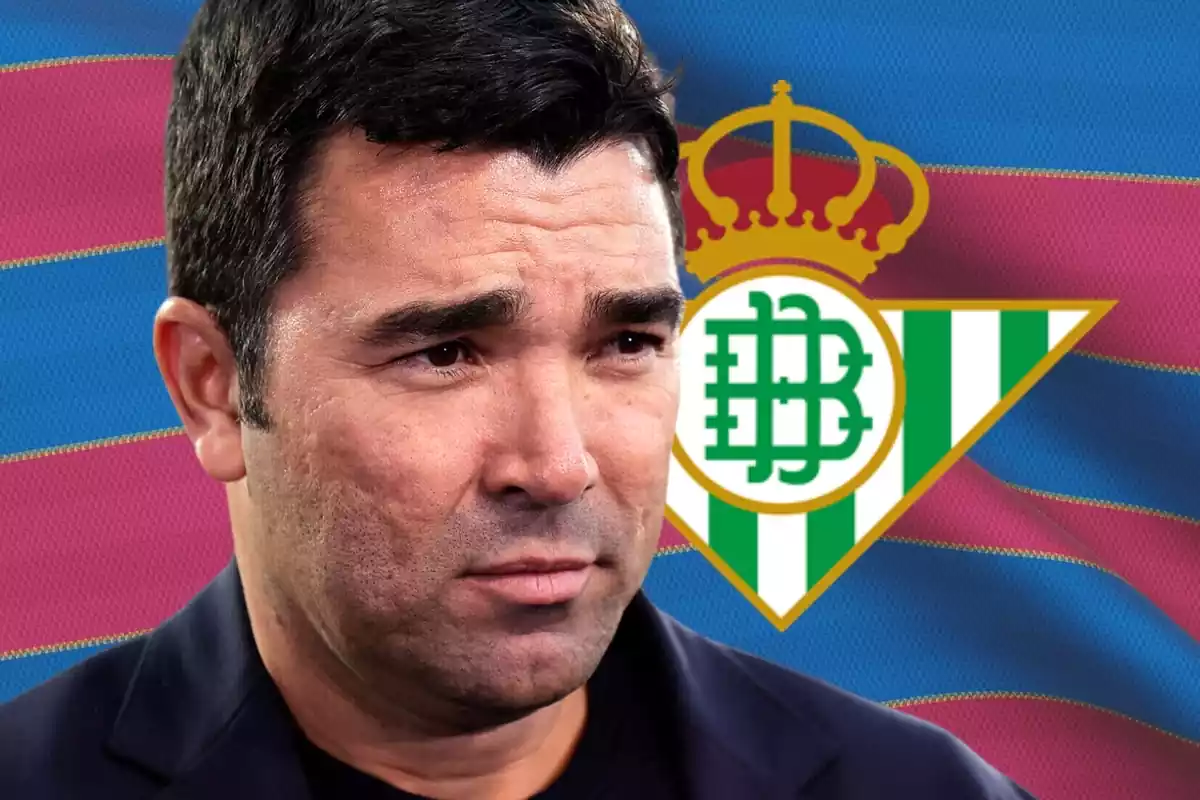 El director deportivo del Barça, Deco, en primer plano junto al escudo del Real Betis de Sevilla.