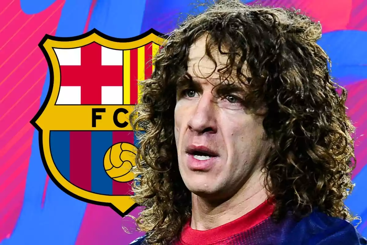 Persona con cabello rizado frente al escudo del FC Barcelona.