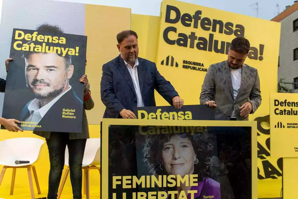 Gabriel Rufián y Oriol Junqueras en el acto de inicio de campaña del ERC en Barcelona, el 6 de julio de 2023