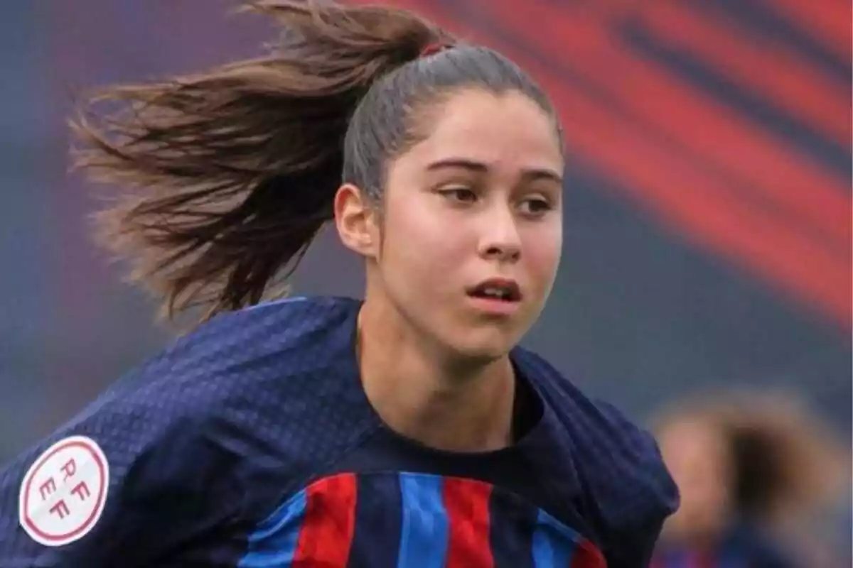 Giulia Dragoni jugando con el FC Barcelona con una coleta