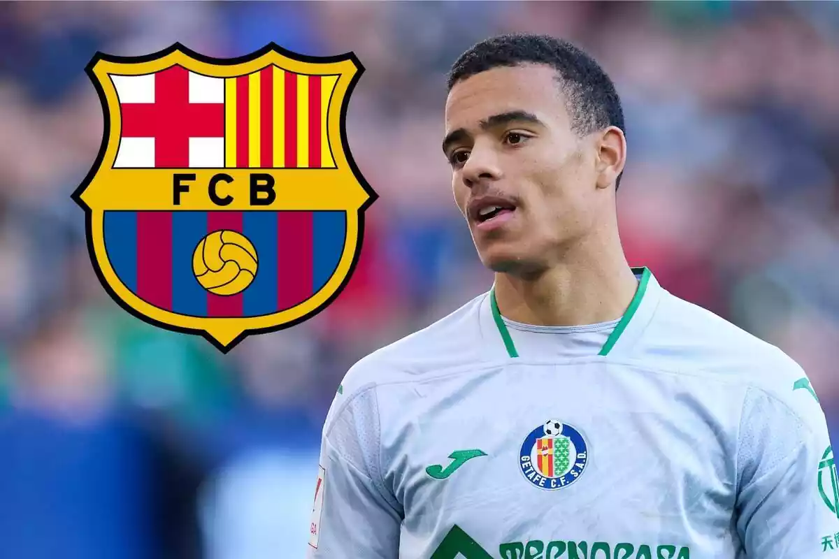 Mason Greenwood con el escudo del Barça