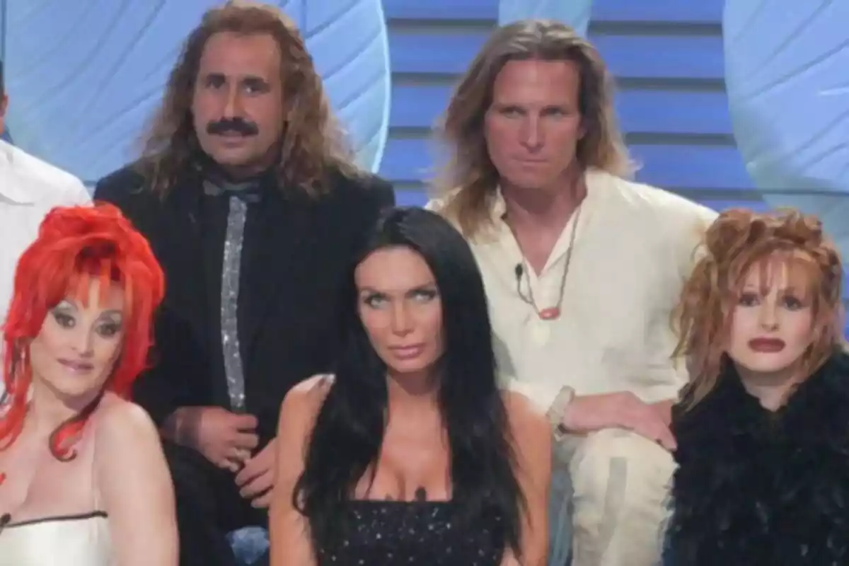 Captura de los concursantes de Hotel Glam de Telecinco: Juan Miguel, Pocholo, Aramís Fuster, Yola Berrocal y Yurena Captura de los concursantes de Hotel Glam de Telecinco: Juan Miguel, Pocholo, Aramís Fuster, Yola Berrocal y Yurena