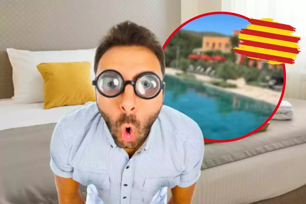 Hombre con gafas grandes y expresión de sorpresa en una habitación con una imagen de fondo de una piscina y una bandera catalana.