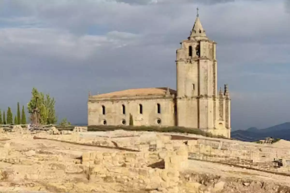 Iglesia de la Fortaleza de la Mota