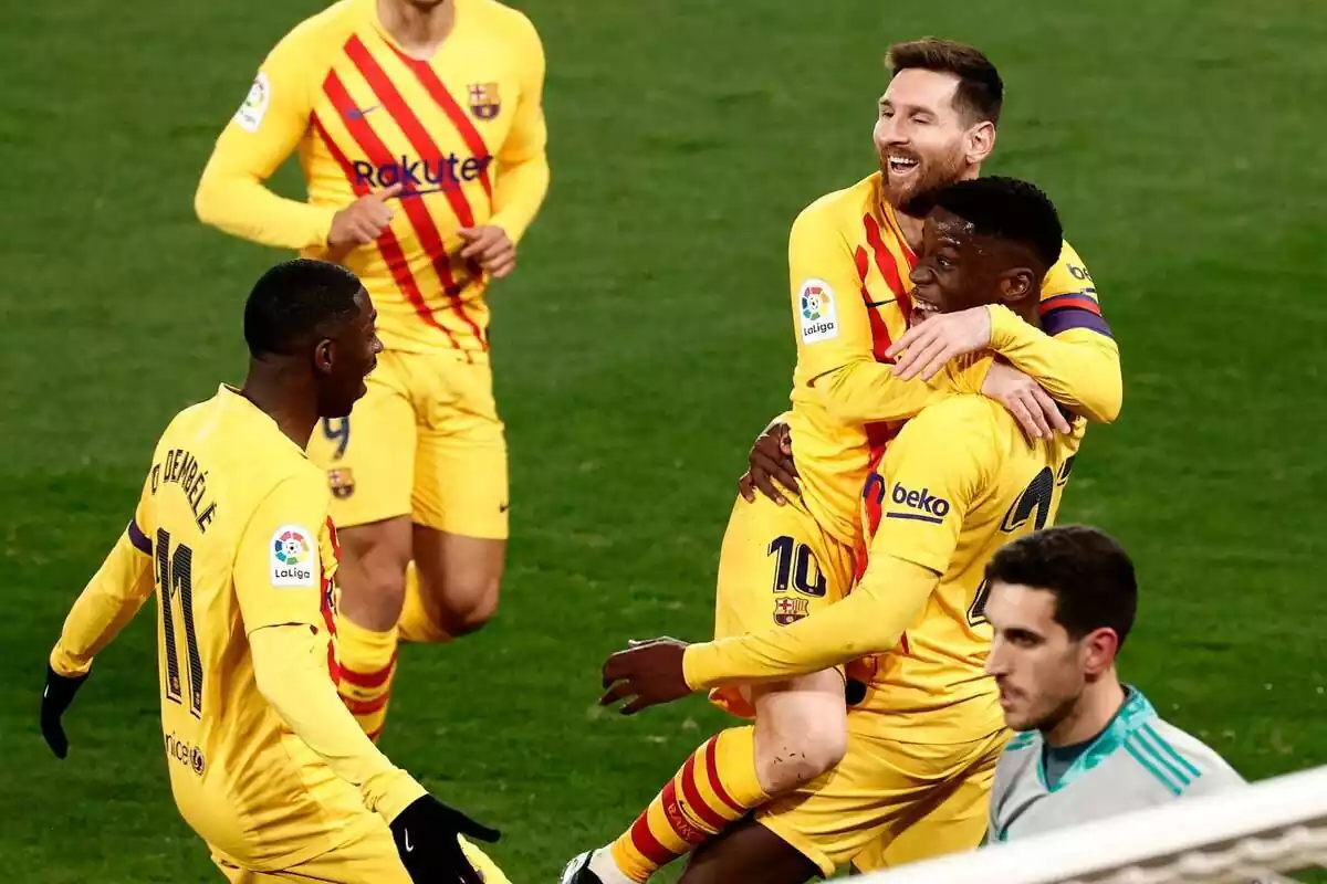 Ilaix Moriba celebrando un gol con el Barça