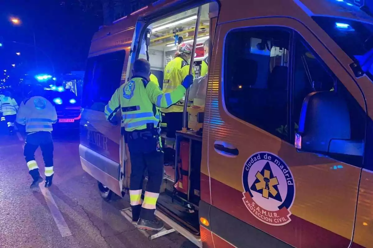 Ambulancia de Madrid de noche