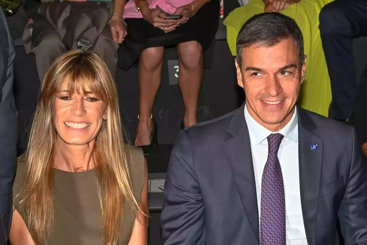 Imagen de Pedro Sánchez con su mujer Begoña Gómez, los dos sonriendo y muy cómplices