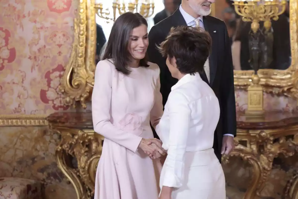 Imagen del encuentro entre Sonsoles Ónega con Letizia