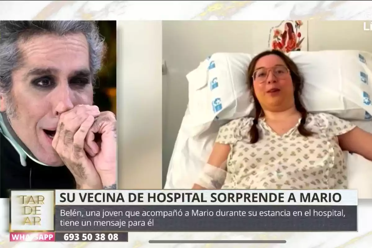 En la imagen se muestra a Mario Vaquerizo con maquillaje oscuro en los ojos y una expresión de sorpresa junto a una mujer en una cama de hospital sonriendo, con un texto en la parte inferior que dice En la imagen se muestra a Mario Vaquerizo con maquillaje oscuro en los ojos y una expresión de sorpresa junto a una mujer en una cama de hospital sonriendo, con un texto en la parte inferior que dice