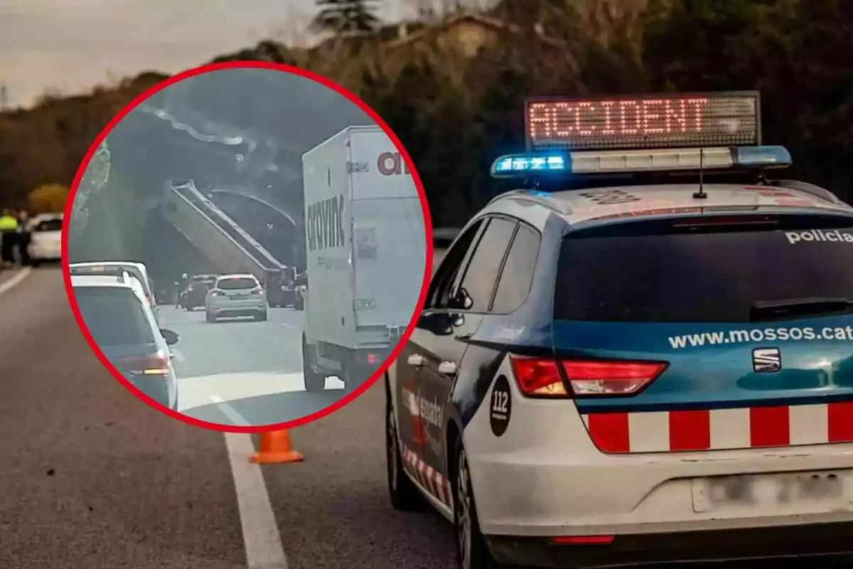 Un coche de policía con luces encendidas y un letrero de "ACCIDENT" en la parte superior se encuentra en una carretera, mientras que en un círculo rojo se muestra un camión volcado y varios coches en la misma carretera.