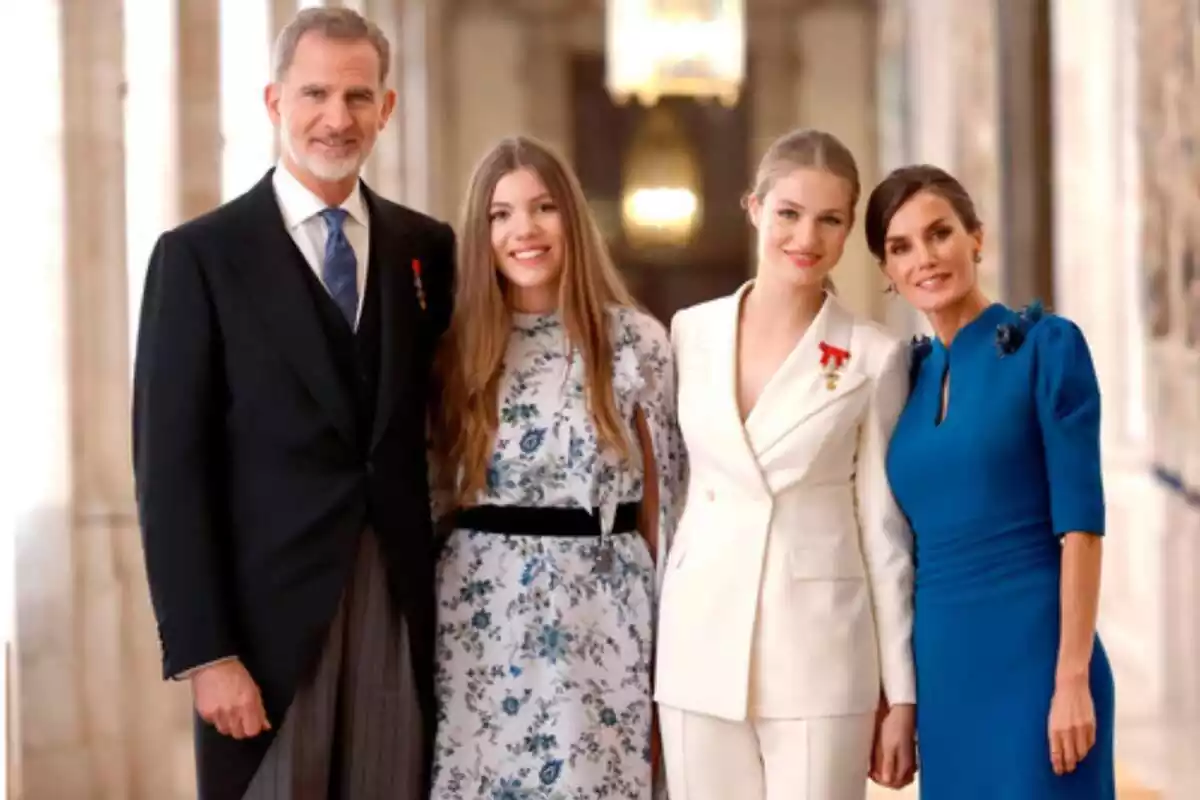 Imagen oficial de la felicitación navideña de la familia real española 2023