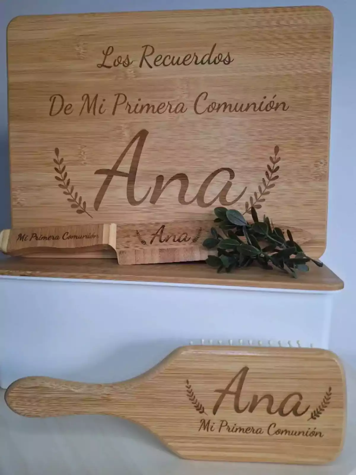 Tabla de madera grabada con el texto Tabla de madera grabada con el texto