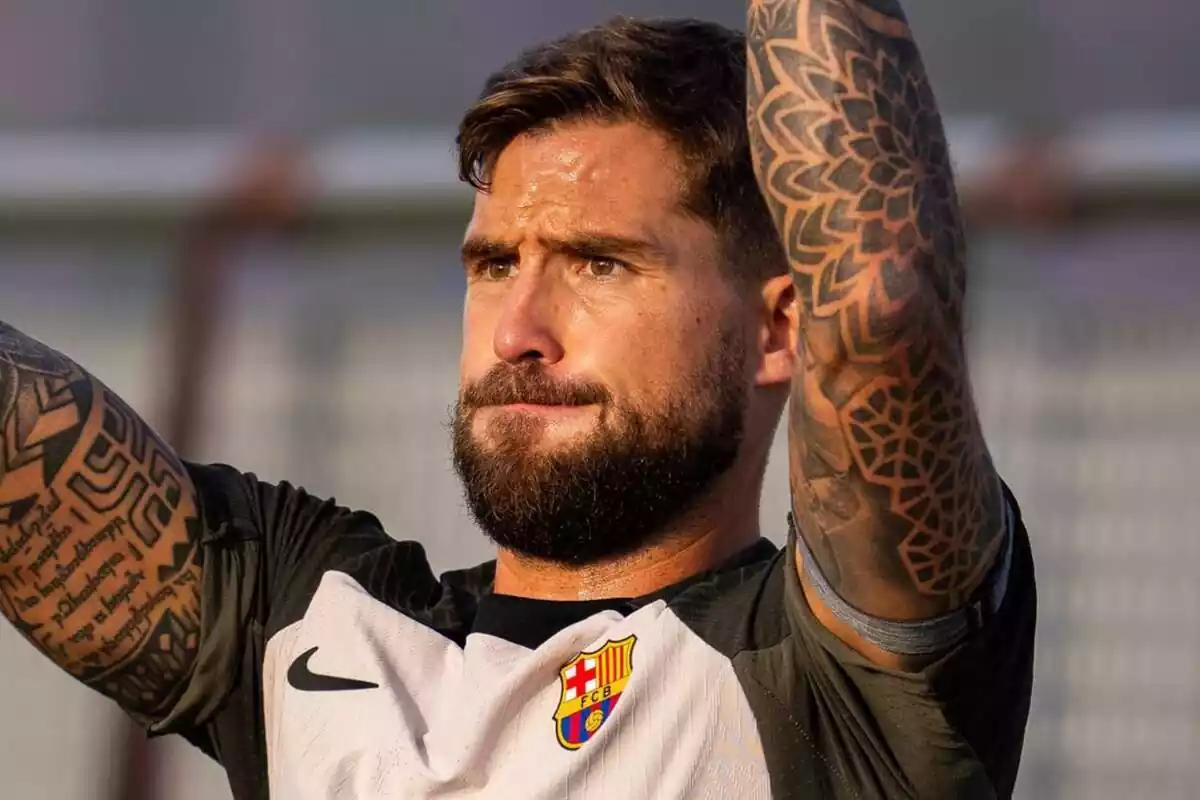 Íñigo Martínez se entrena con el FC Barcelona