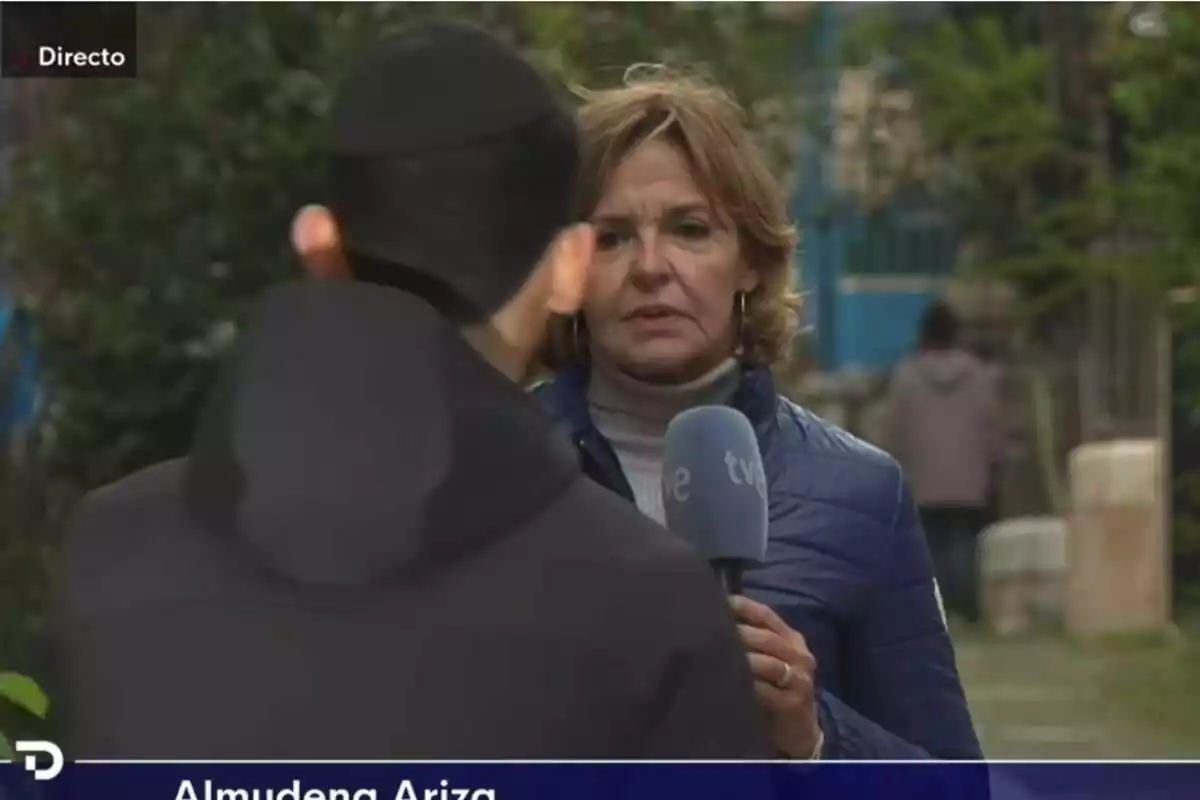 Captura de Almudena Ariza siendo interrumpida en el directo del Telediario en Jerusalén