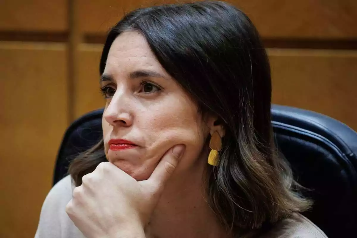 La ministra de Igualdad en funciones, Irene Montero, durante una sesión de control al Gobierno, en el Senado, a 7 de noviembre de 2023, en Madrid