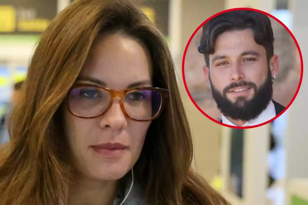 Mujer con gafas y cabello largo castaño, con la imagen de un hombre con barba y cabello oscuro en un círculo rojo en la esquina superior derecha.