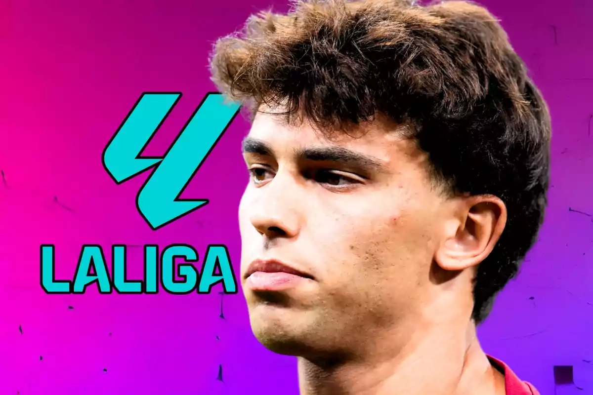 Un jugador de fútbol con expresión seria aparece en primer plano sobre un fondo degradado de colores morado y azul con el logo de LaLiga a la izquierda.