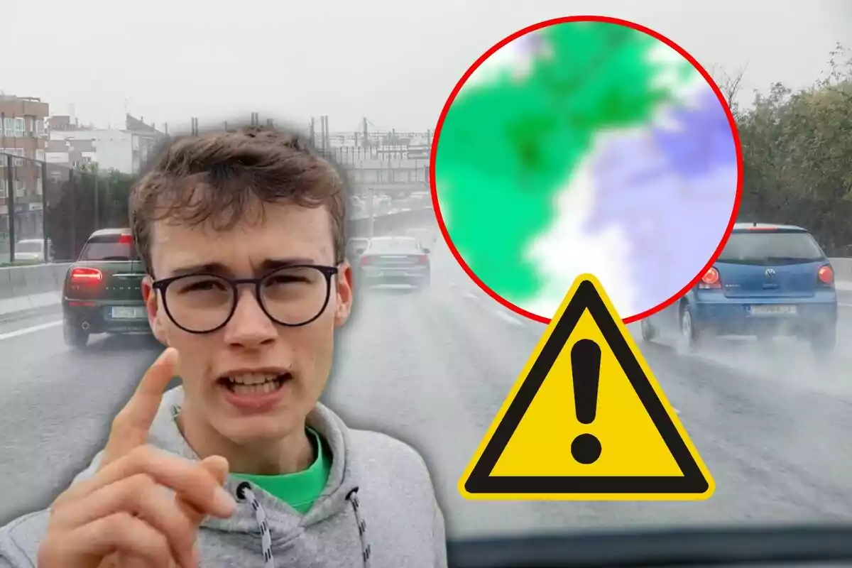 Un joven con gafas señala hacia adelante mientras está superpuesto sobre una imagen de tráfico en una carretera mojada con un símbolo de advertencia y un mapa meteorológico borroso.