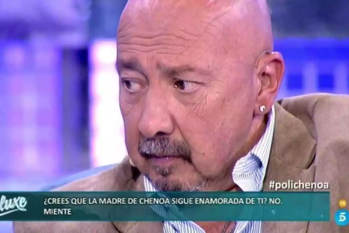 José Carlos Corradini serio mirando a un lado en un 'PoliDeluxe' José Carlos Corradini serio mirando a un lado en un 'PoliDeluxe'