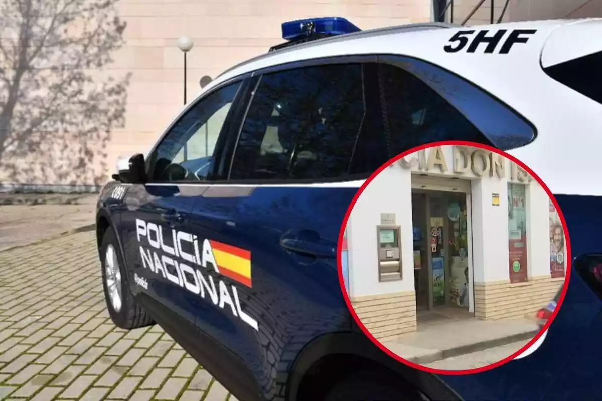 Un coche de la Policía Nacional, y en el círculo, la puerta del negocio en el que ocurrieron los hechos