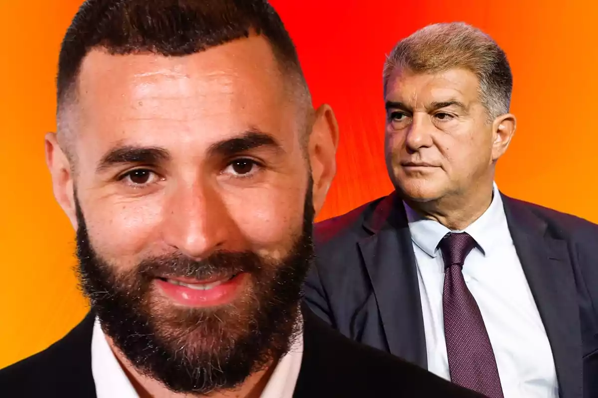 Primer plano de un hombre con barba sonriendo y otro hombre de traje al fondo con expresión seria sobre un fondo degradado naranja y rojo
