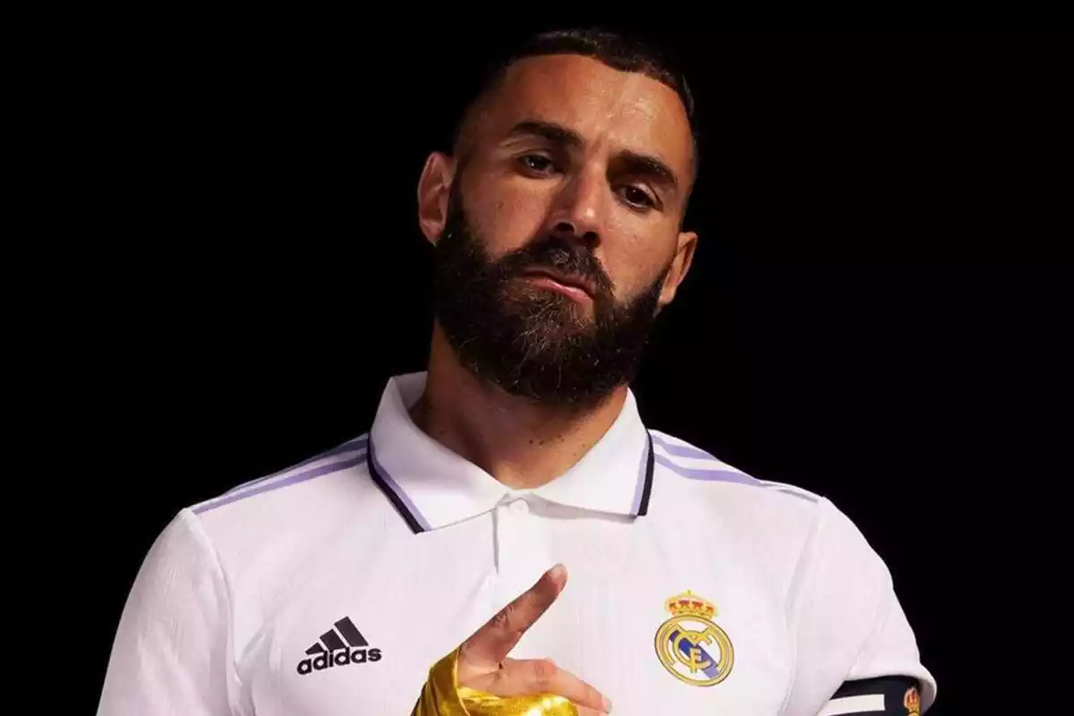 Karim Benzema con la camiseta del Real Madrid