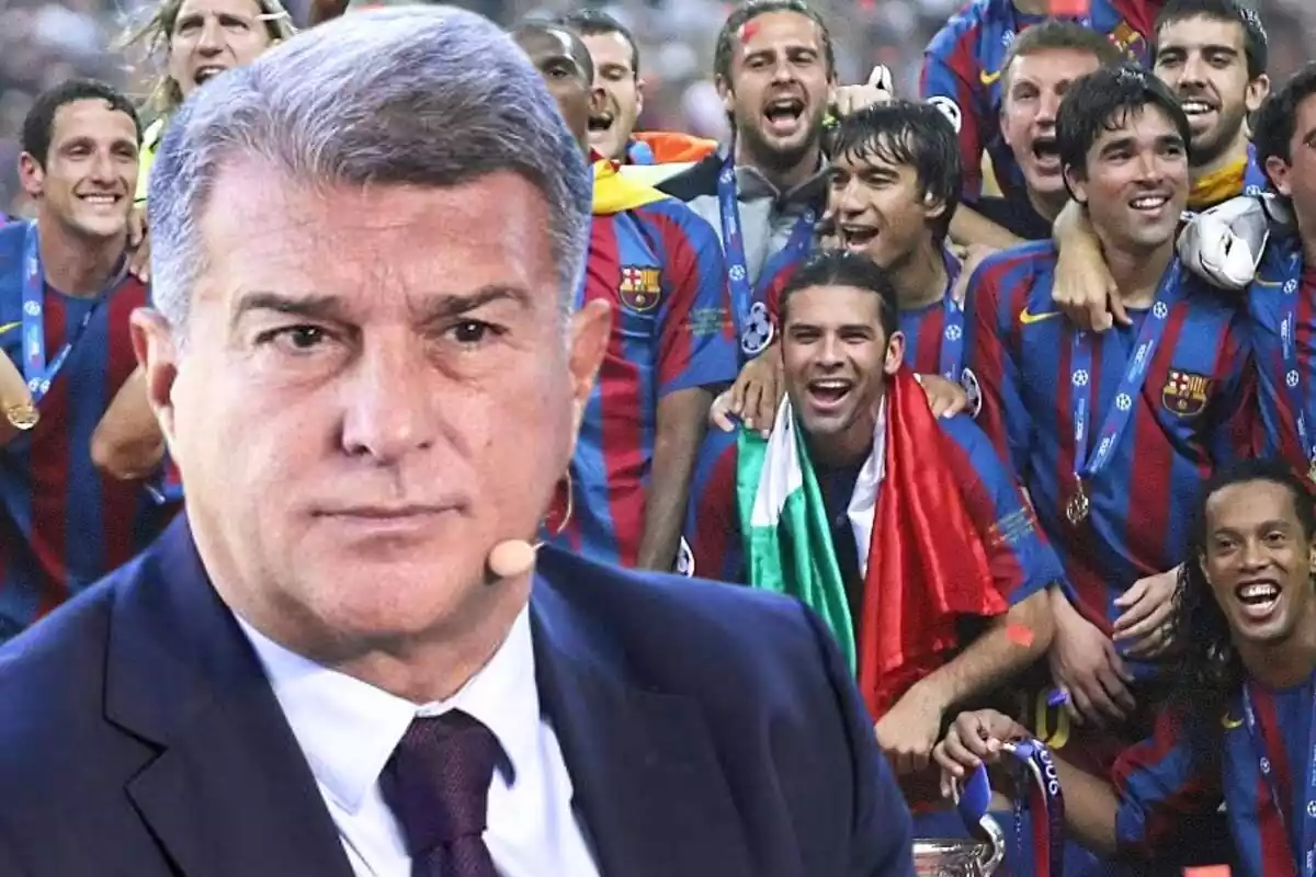 Joan Laporta, en primer plano, junto a una foto de grupo del Barça cuando ganó la Champions League en París