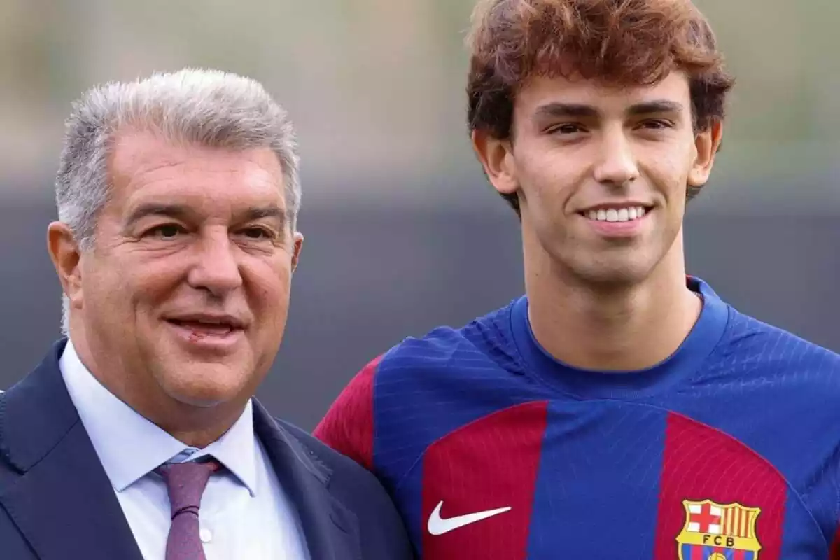 Joao Félix posa al lado de Joan Laporta con la camiseta del FC Barcelona
