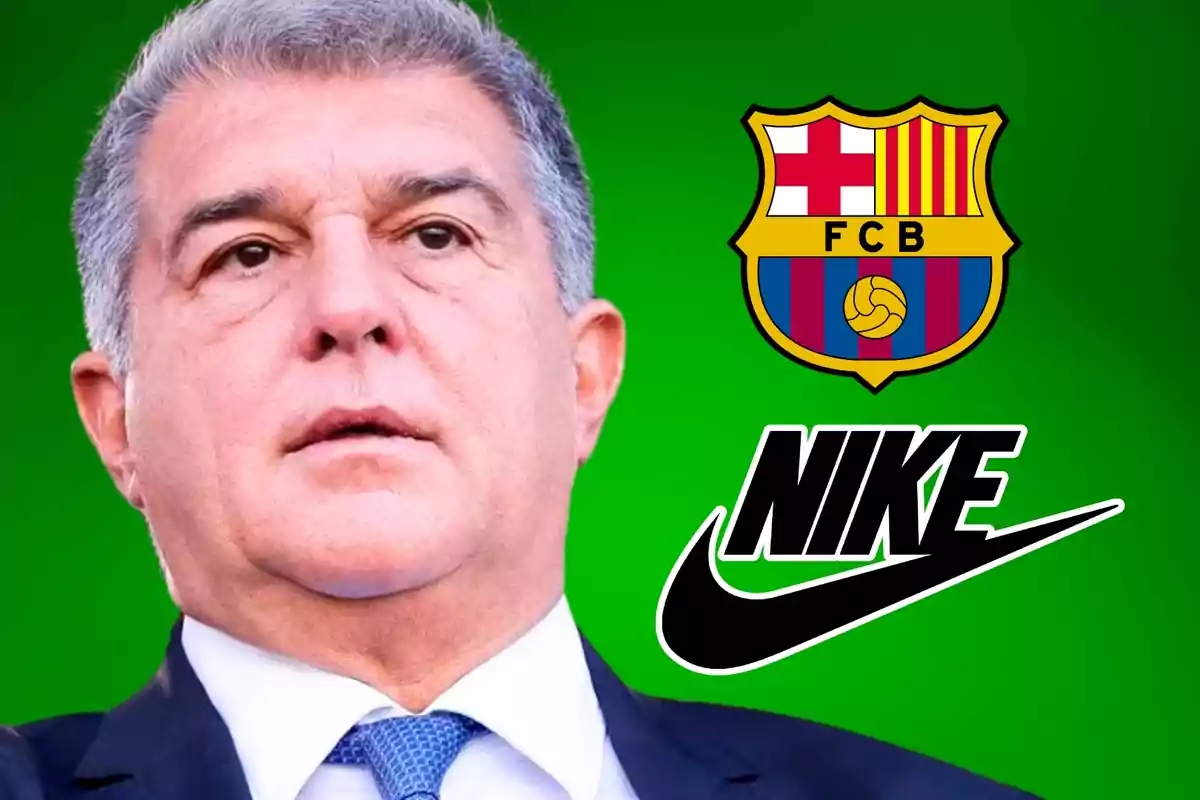 Hombre de traje con corbata azul, junto a los logotipos del FC Barcelona y Nike sobre un fondo verde.