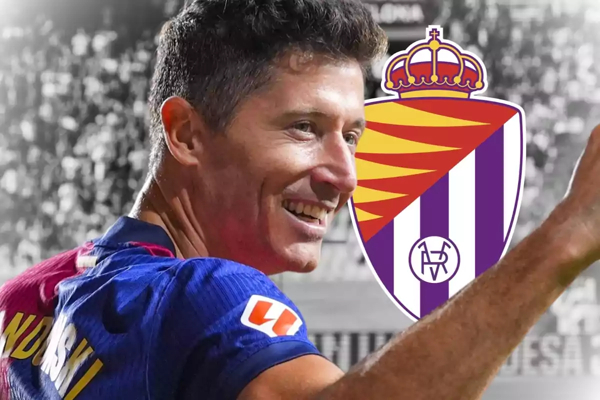 Un jugador de fútbol sonriente con la camiseta del FC Barcelona y el escudo del Real Valladolid al fondo.