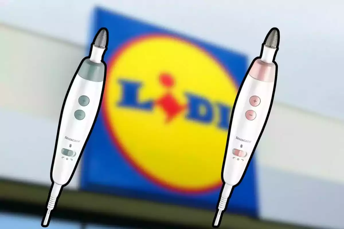 Dos limas eléctricas de manicura Silvercrest en colores verde y rosa frente a un cartel borroso de la tienda Lidl. Dos limas eléctricas de manicura Silvercrest en colores verde y rosa frente a un cartel borroso de la tienda Lidl.