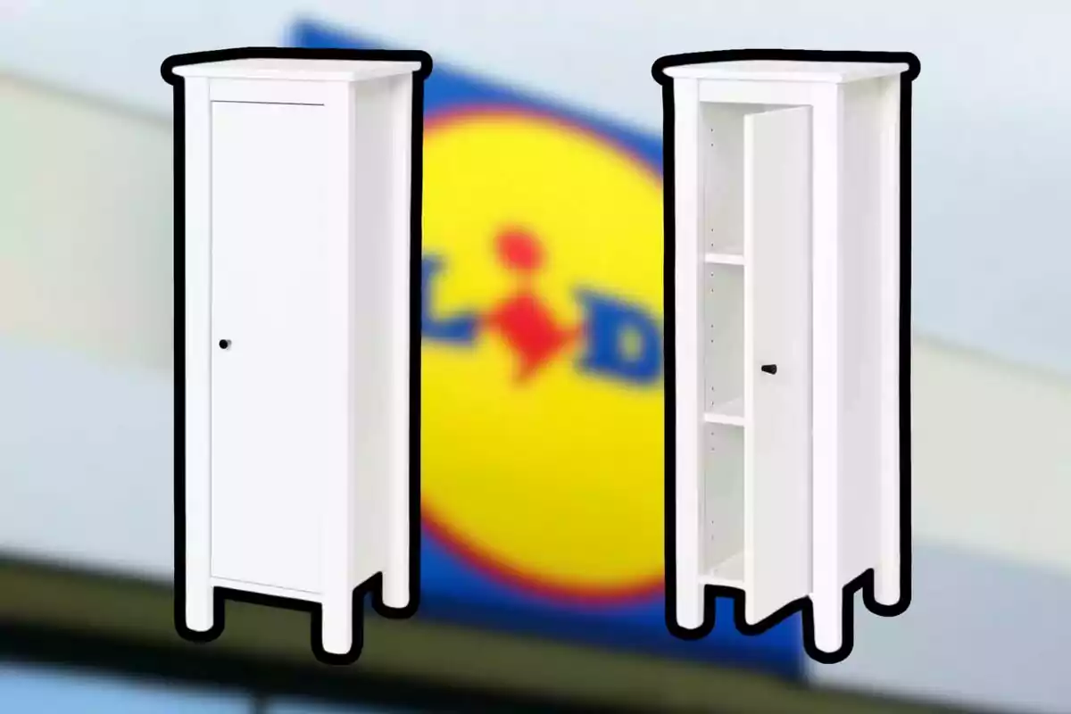 Dos armarios blancos con diseño simple se muestran frente a un fondo desenfocado que parece ser el logotipo de una tienda. Dos armarios blancos con diseño simple se muestran frente a un fondo desenfocado que parece ser el logotipo de una tienda.