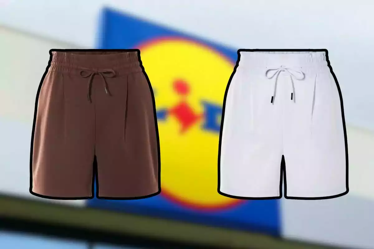 Dos pantalones cortos, uno marrón y otro blanco, con fondo desenfocado de un letrero de supermercado. Dos pantalones cortos, uno marrón y otro blanco, con fondo desenfocado de un letrero de supermercado.