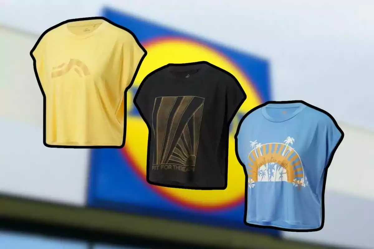 Tres camisetas de colores amarillo, negro y azul con diferentes estampados veraniegos sobre un fondo desenfocado de un logotipo circular azul y amarillo Tres camisetas de colores amarillo, negro y azul con diferentes estampados veraniegos sobre un fondo desenfocado de un logotipo circular azul y amarillo