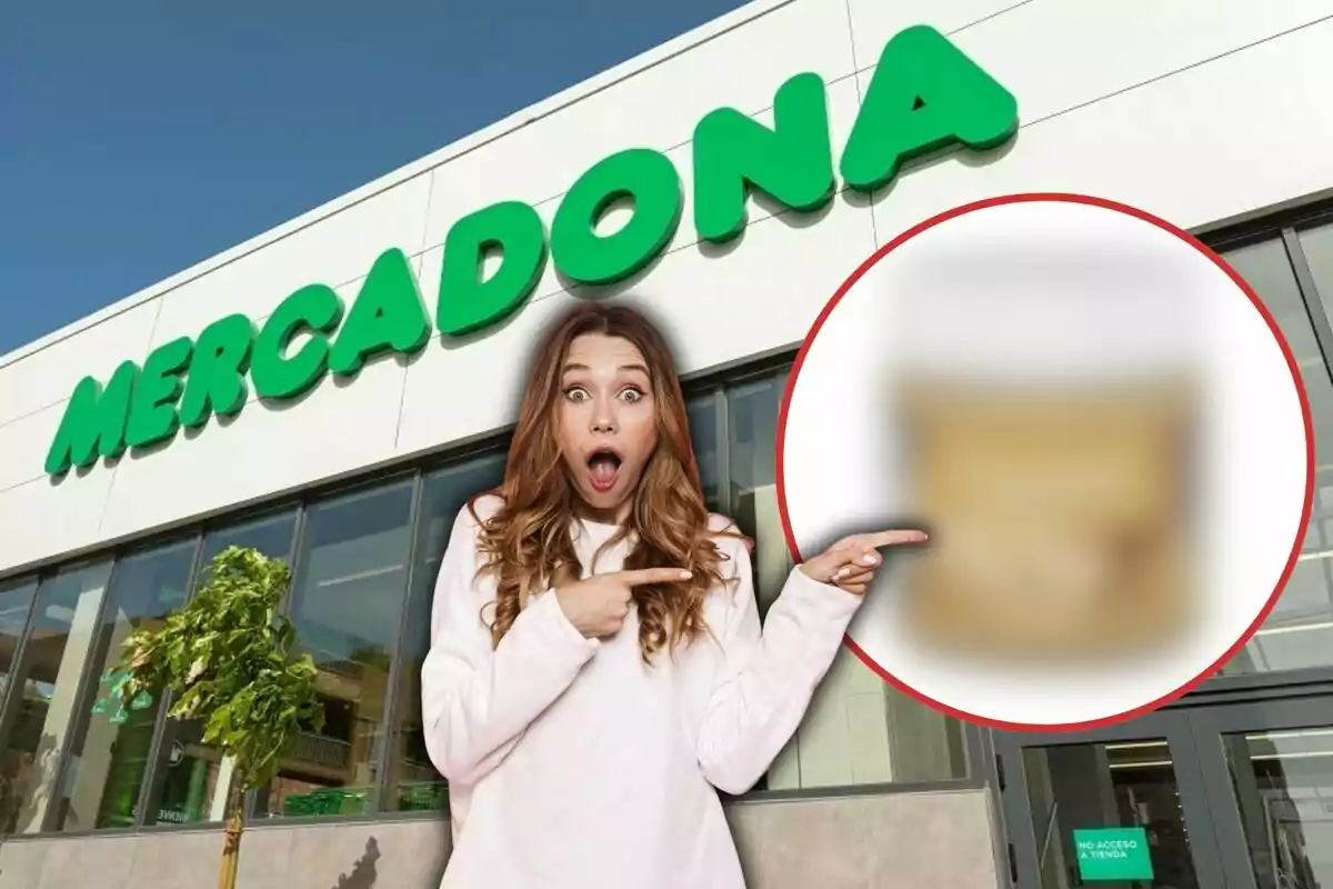 Una mujer sorprendida señala un producto borroso frente a una tienda de Mercadona.