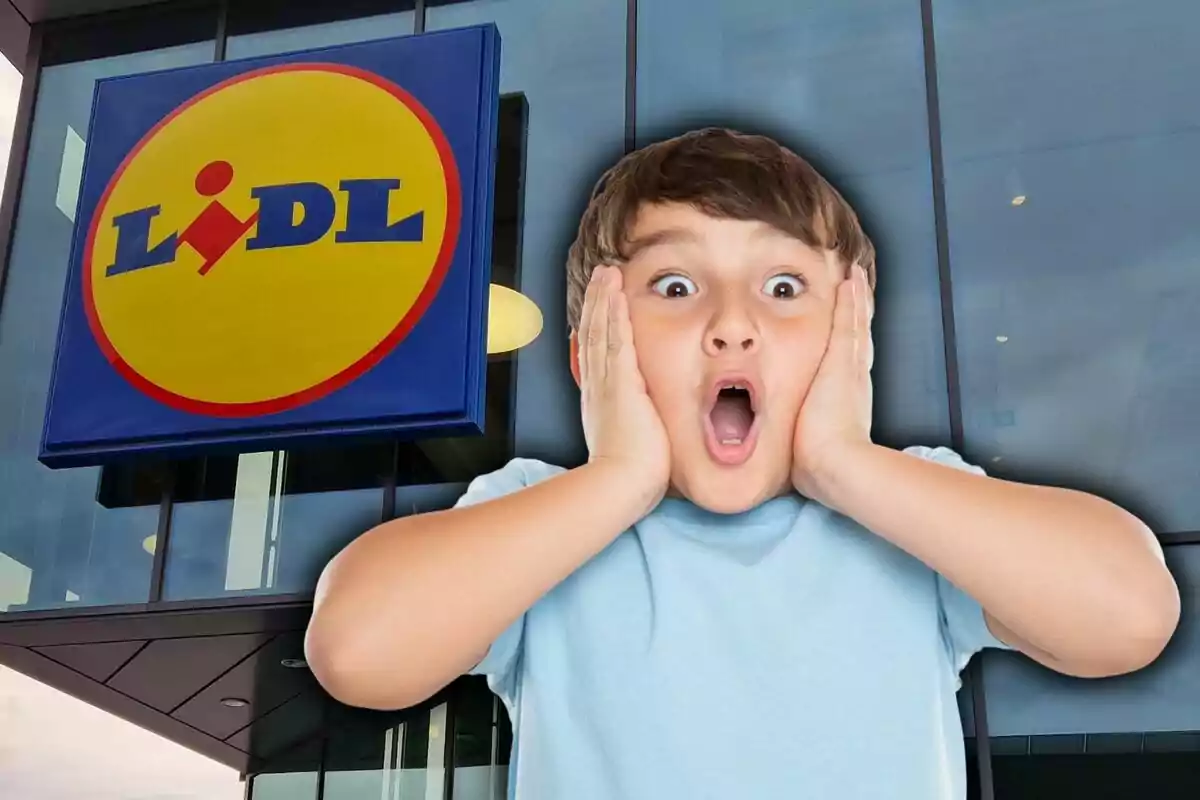 Un niño con expresión de sorpresa frente a un supermercado Lidl.