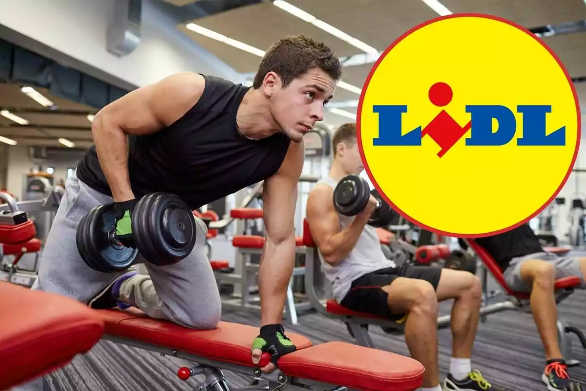 Hombre levantando pesas en un gimnasio con el logotipo de Lidl superpuesto.