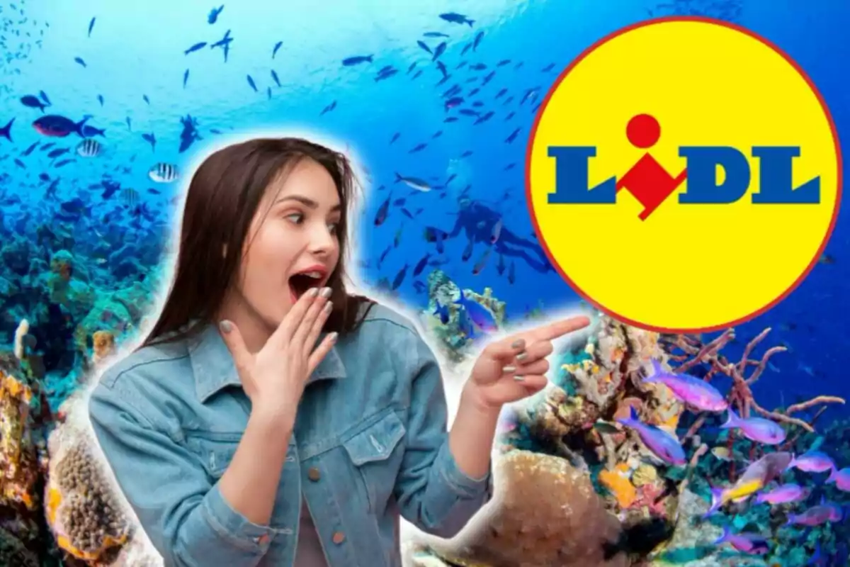 Mujer sorprendida señalando el logo de Lidl con un fondo de arrecife de coral y peces.