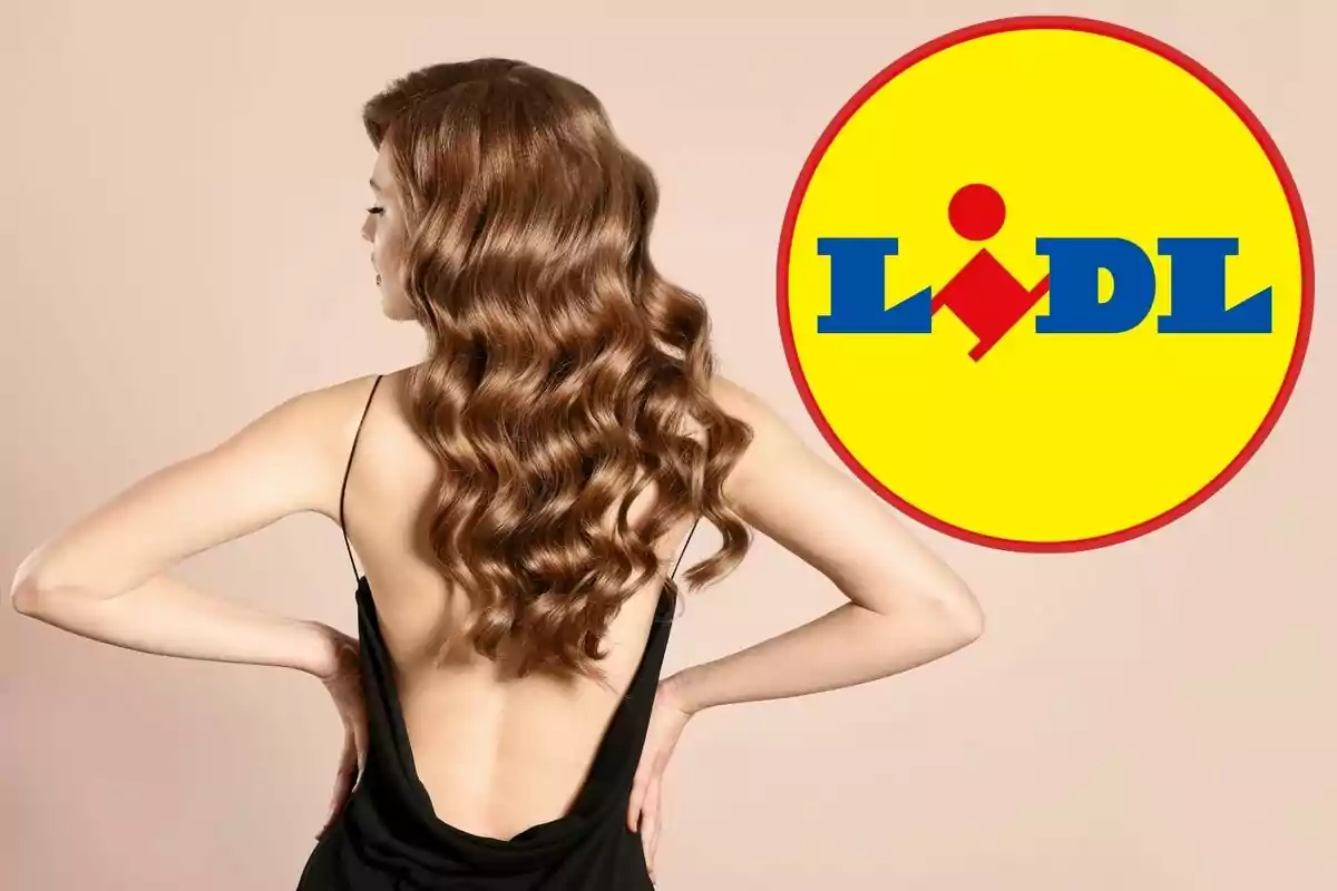 Mujer de espaldas con cabello ondulado y suelto junto al logo de Lidl sobre fondo beige Mujer de espaldas con cabello ondulado y suelto junto al logo de Lidl sobre fondo beige
