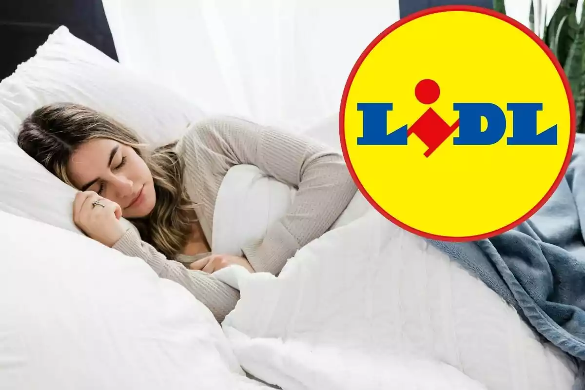 Una mujer durmiendo en una cama con el logo de Lidl superpuesto en la esquina derecha.