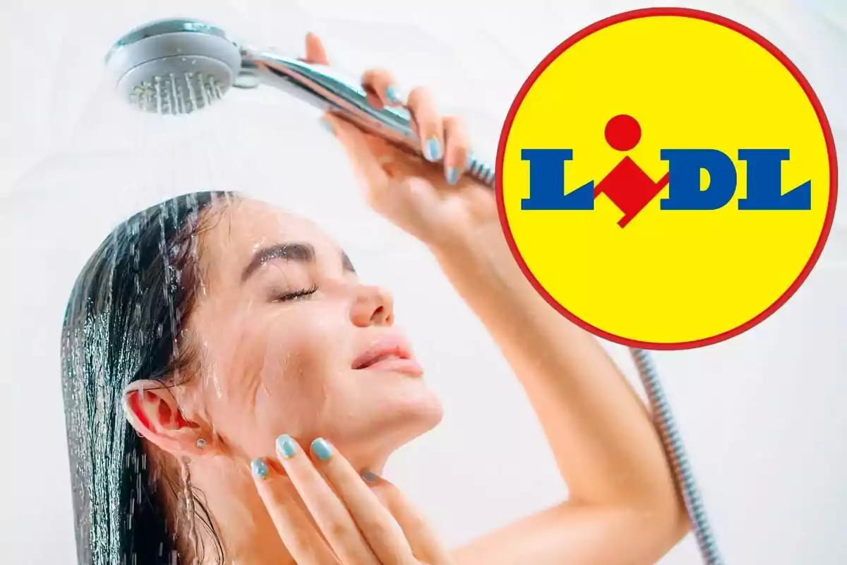 Persona disfrutando de una ducha con el logo de Lidl en la esquina superior derecha.