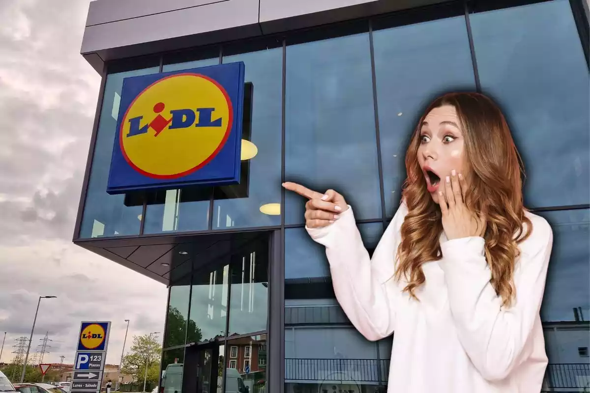 Mujer sorprendida señalando el logo de Lidl