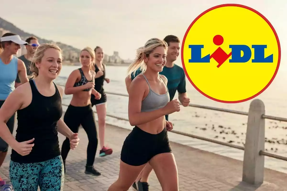 Un grupo de personas corriendo al aire libre junto al mar con el logotipo de Lidl en la esquina superior derecha.