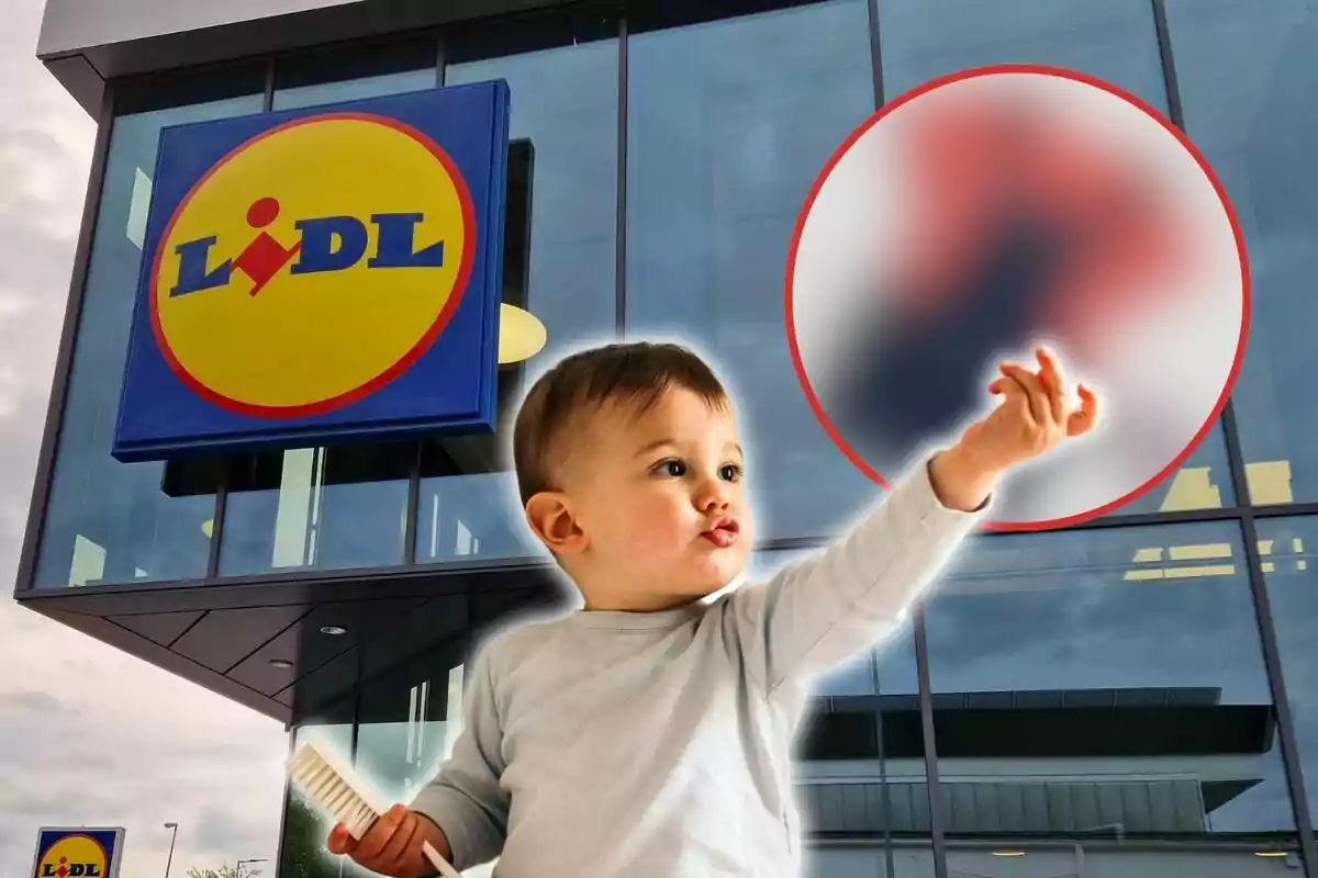 Un niño pequeño señalando hacia arriba frente a una tienda Lidl.