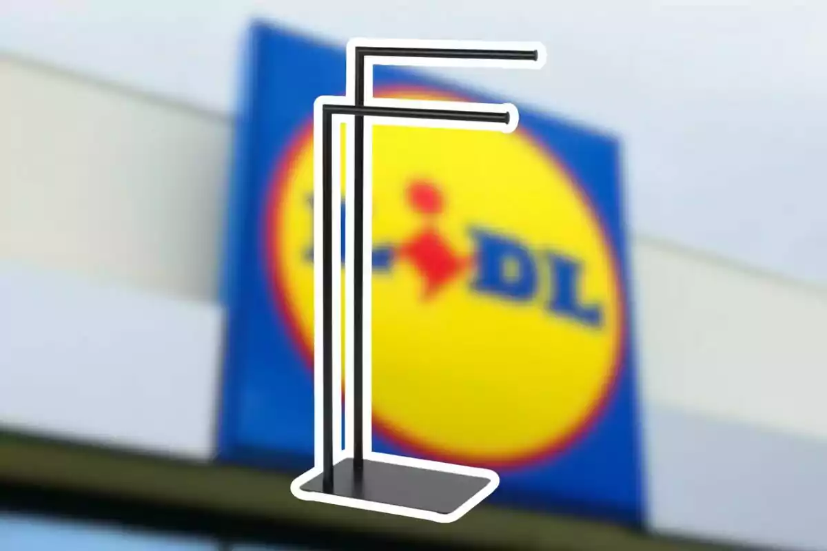 Un logotipo de una tienda con un diseño de letras superpuestas en primer plano. Un logotipo de una tienda con un diseño de letras superpuestas en primer plano.