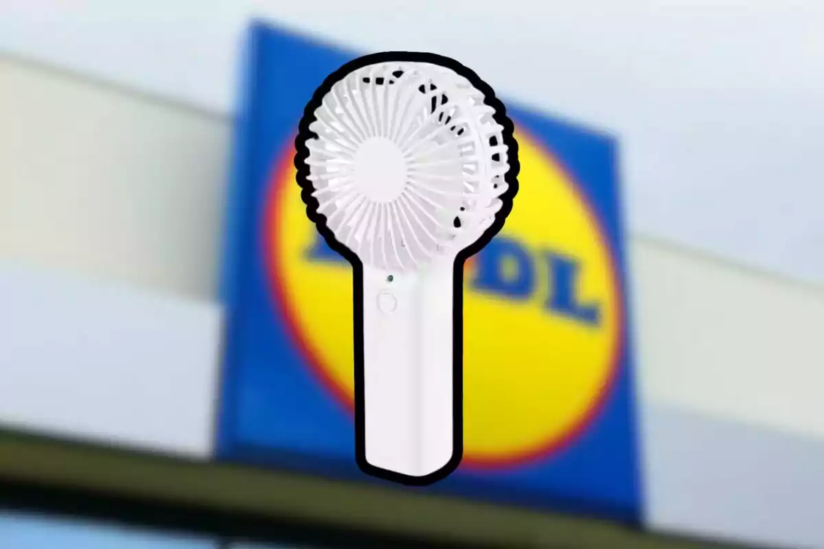 Ventilador portátil blanco con fondo de logotipo de supermercado. Ventilador portátil blanco con fondo de logotipo de supermercado.